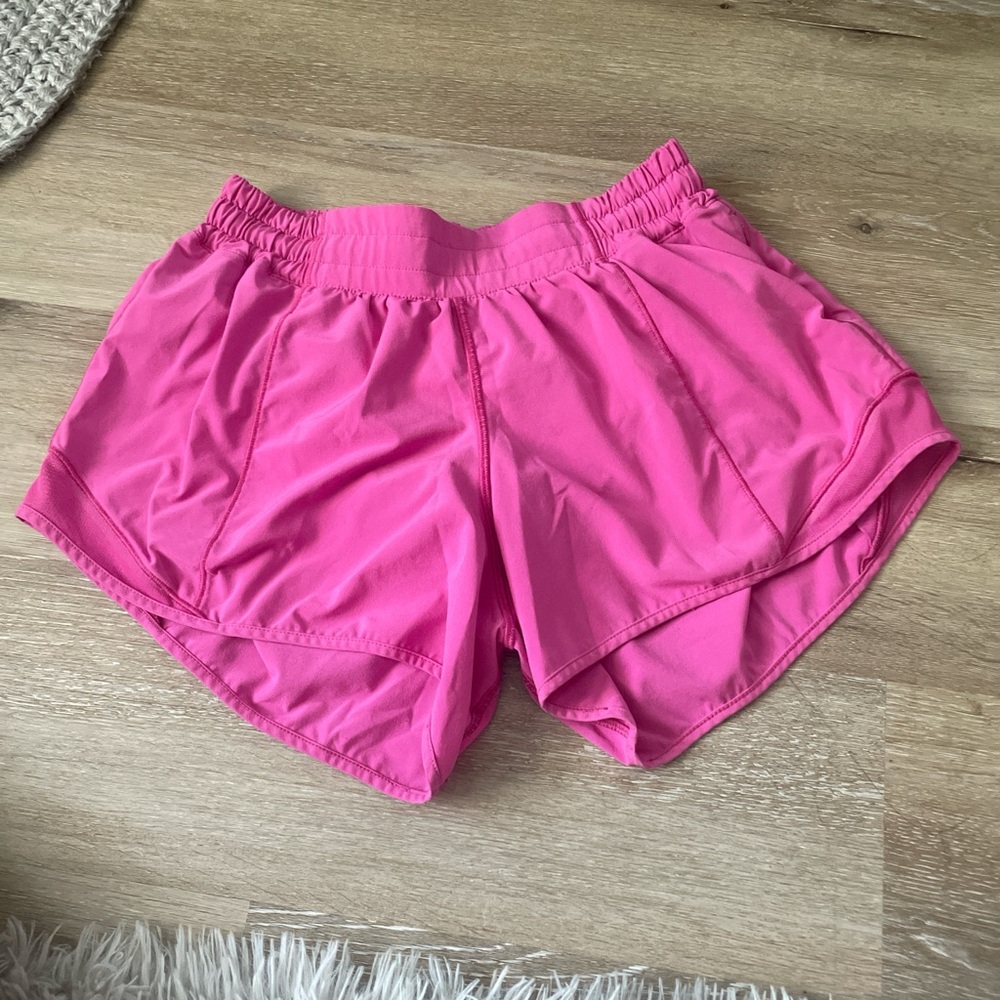 Lululemon hotty hots sonic pink size 6 length 4 inch